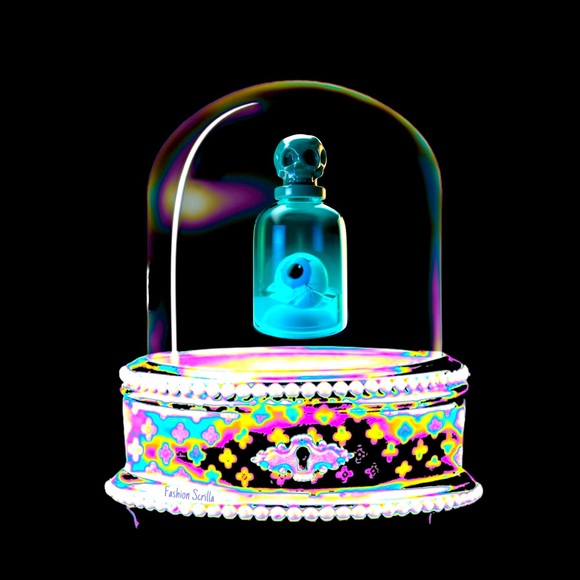 Mystery Box 🕷️ - Picture 3 of 8